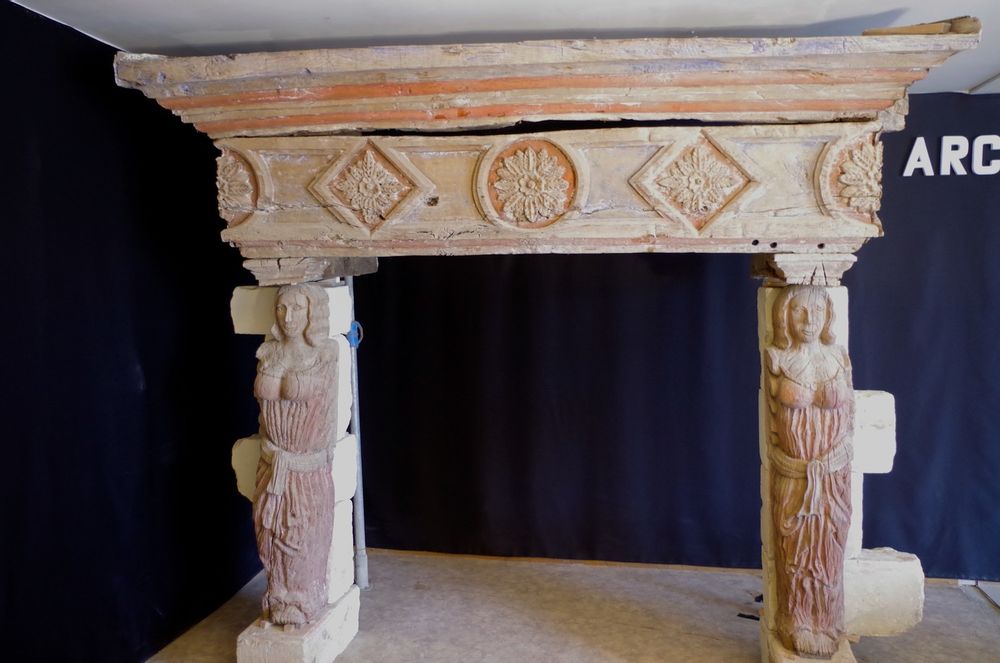 Pièces uniques - Cheminées - PIERRE DE FRANCE COLLECTION