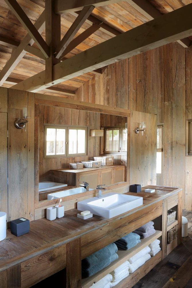 Wall panels - Old cladding recovered from century-old barns in Canada. - ATMOSPHÈRE ET BOIS