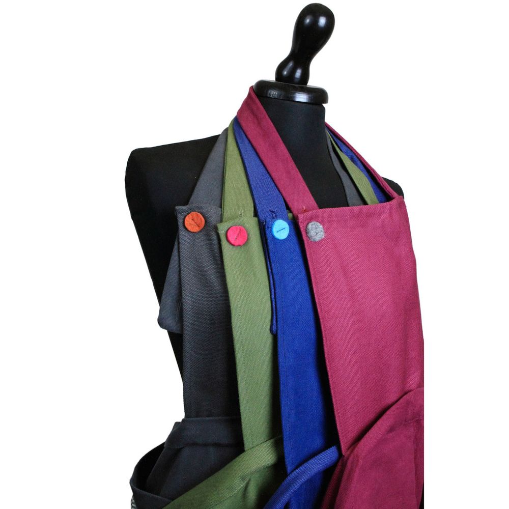 Linge d'office - Tablier fait main "Ple" en coton résistant aux lavages fréquents - ELENA KIHLMAN