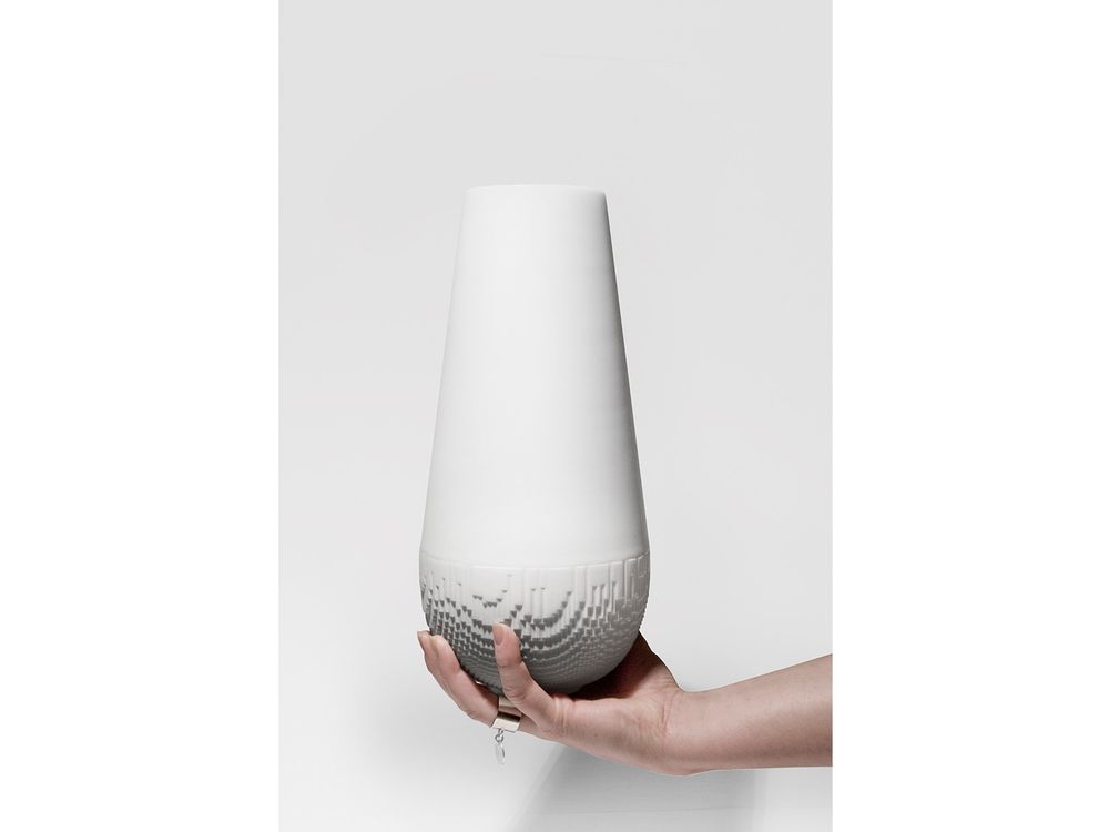 Vases - NEW COLLECTION OF VASES, EVOLUTION - NON SANS RAISON PORCELAINE DE LIMOGES