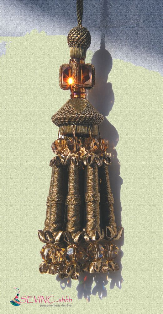 Passementerie - Embrasses et glands de vêtements - SEVINCH PASSEMENTERIE