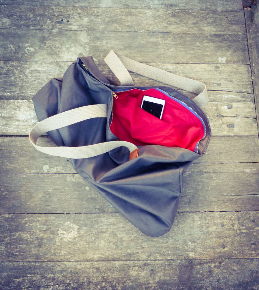 Sacs de sport - Collection sport - sac gris - PERL B HELSINKI-MARSEILLE