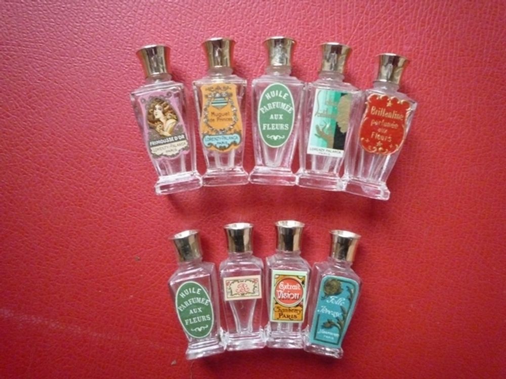 Coffrets et boîtes - Flacons de parfum. - TIEF