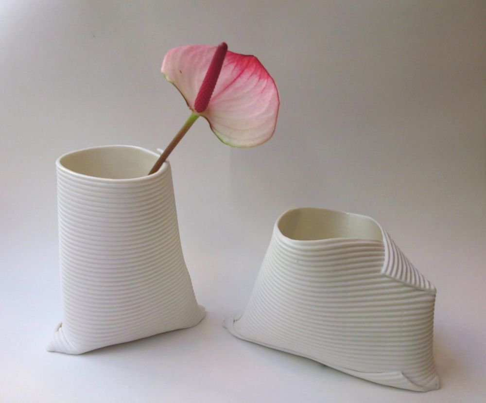 Vases - Vase "carton ondulé" - FANNY LAUGIER PORCELAINE