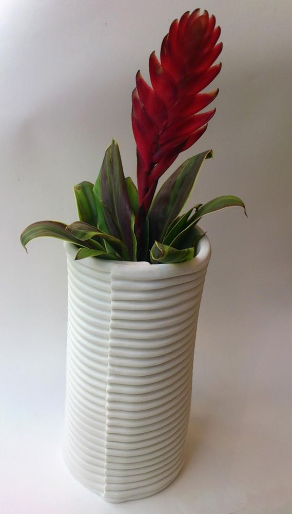 Vases - Vase "Carton ondulé" - FANNY LAUGIER PORCELAINE
