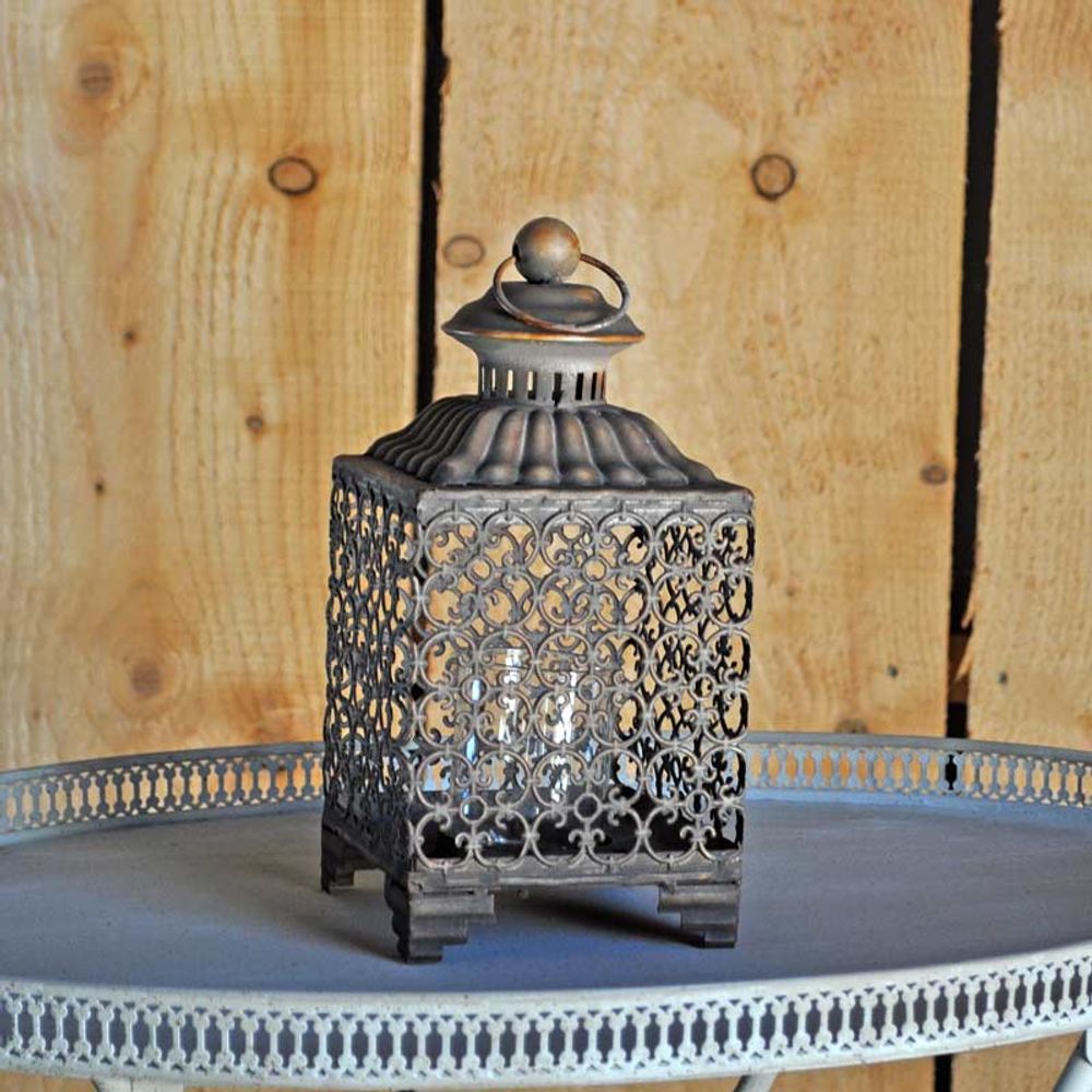 Cadeaux - Lantern A - LA GRANDE PRAIRIE