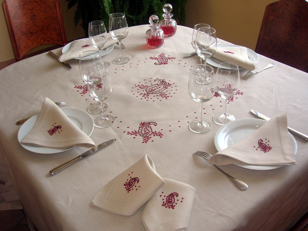 Homewear - TABLECLOTHS - LINHO DO CASTELO - LIN DE CHATEAU