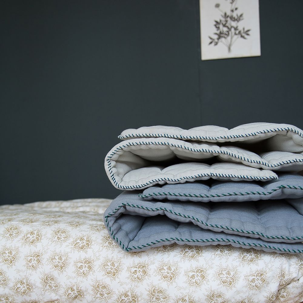 Comforters and pillows - Hand Quilted Blanket - Aqua - CAMOMILE LONDON