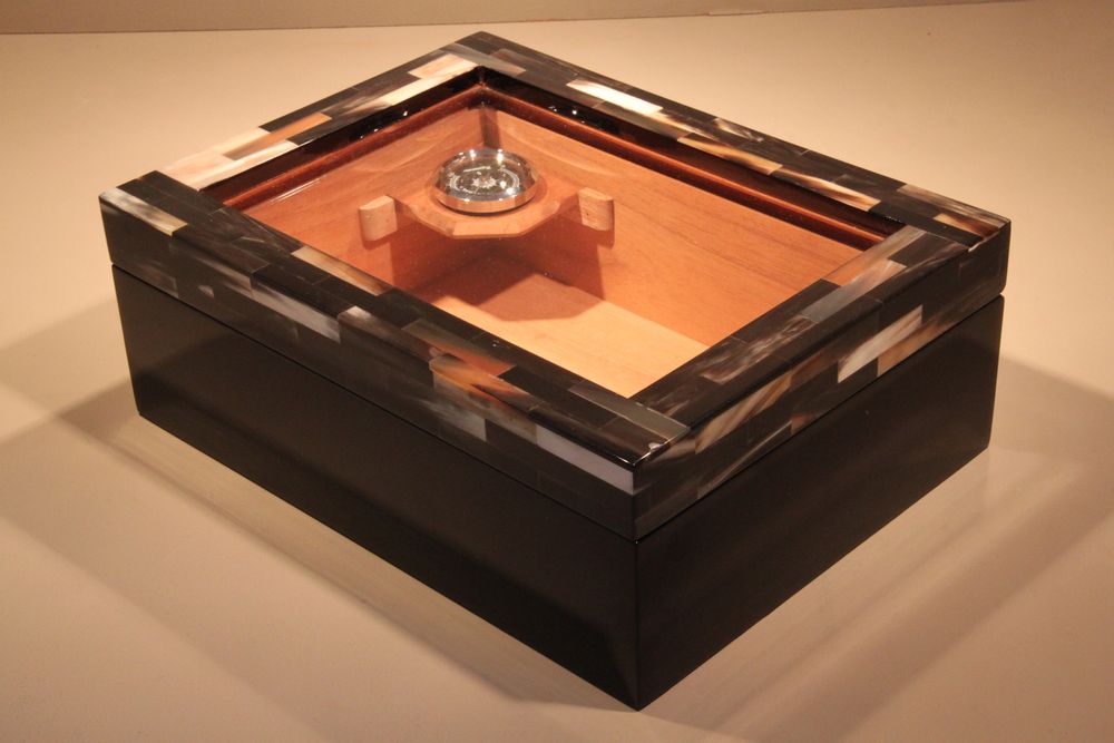 Caskets and boxes - Sigar box - MOON PALACE