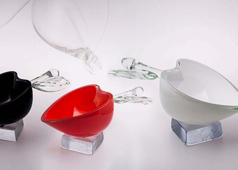Verre d'art - Objets décoratifs Sculpture « Dames avec une assiette » - STIKLO PASLAPTIS UAB