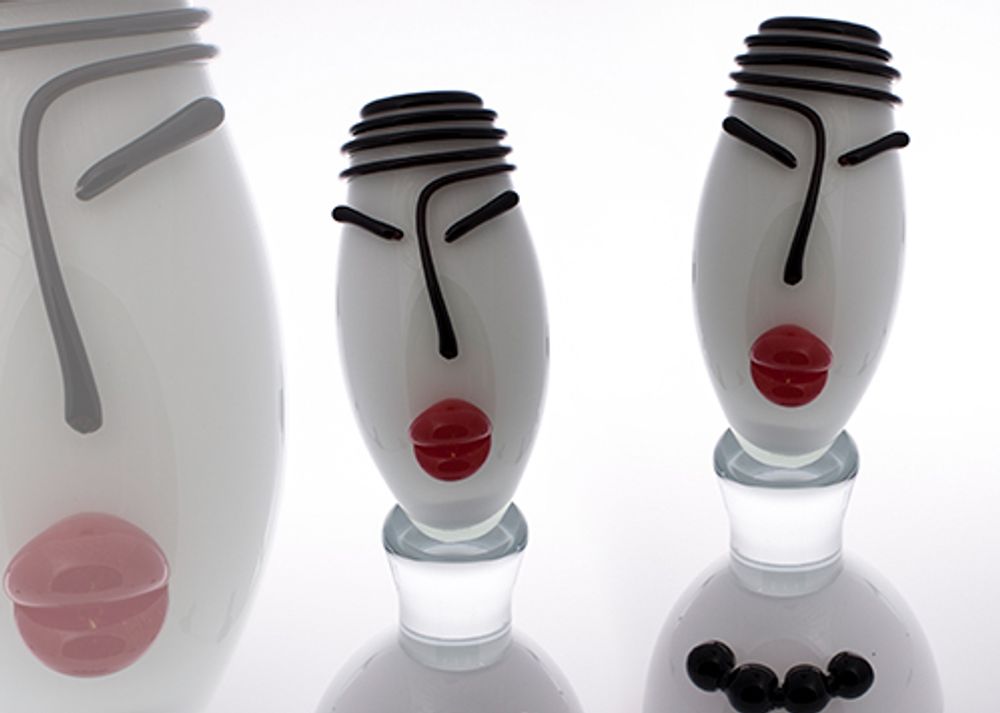 Verre d'art - Objets décoratifs Sculpture « Dames avec une assiette » - STIKLO PASLAPTIS UAB