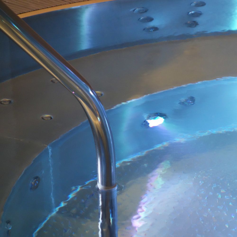 Outdoor pools - Hotel swimming pools - PISCINES CARRE BLEU