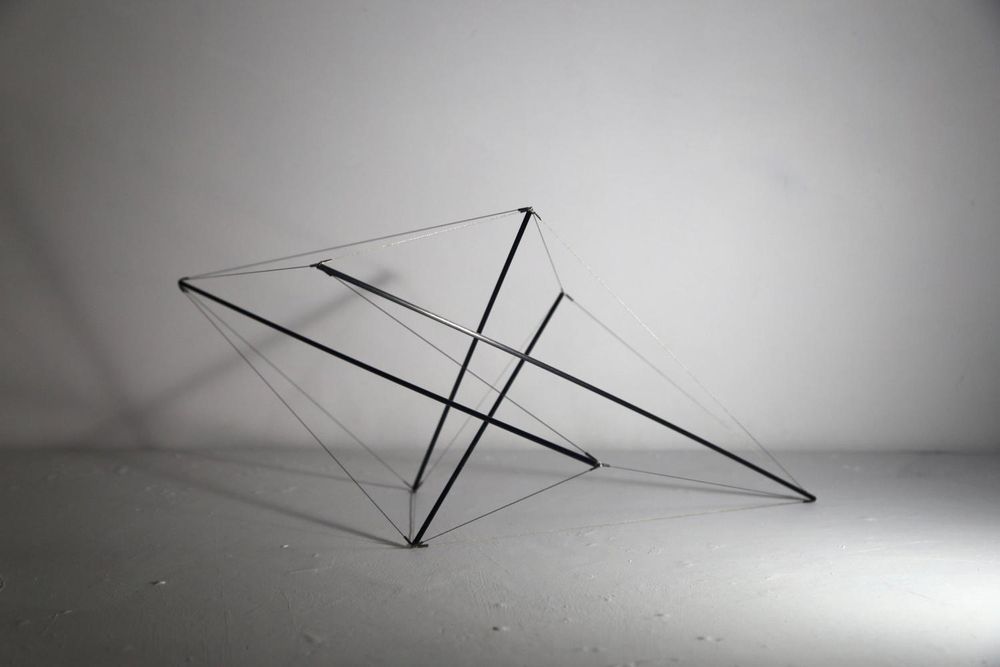 Objets design - Wing type 3. - POINT, CONTREPOINT.