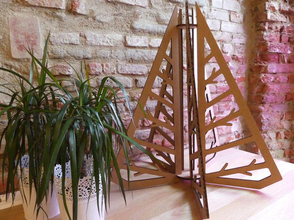 Objets design - Sapin de Noël - CREATIV' FAB MOBILIER DESIGN EN CARTON