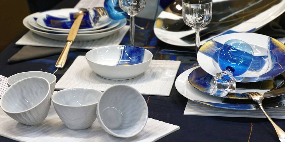Objets de décoration - Assiette - PORCELAINE CARPENET - LIMOGES