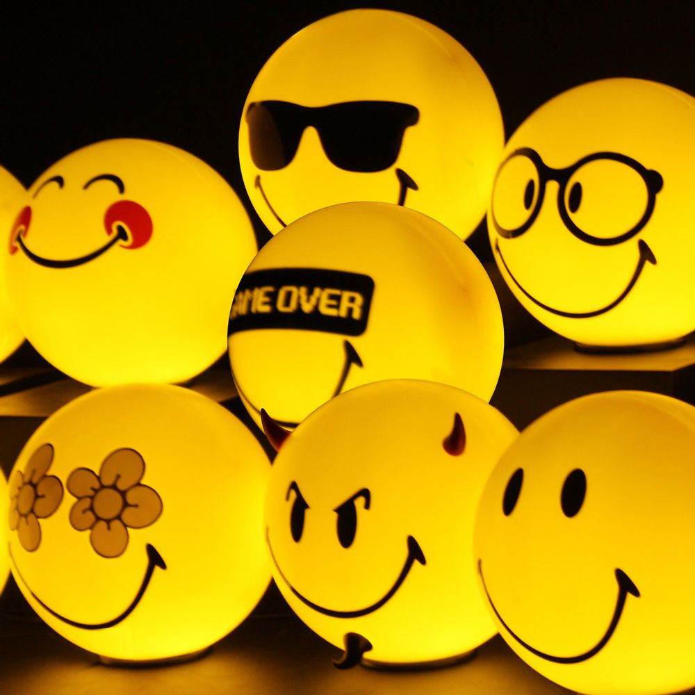 Gifts - Smiley Lamp Plug-in with LED - MALOANE