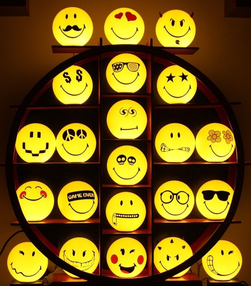 Gifts - Smiley Lamp Plug-in with LED - MALOANE