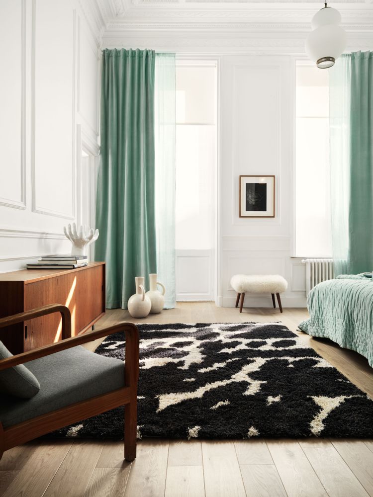 Curtains and window coverings - Citizen rug, Paolo bedspread, Paolo curtains, Intermezzo curtains. - LINUM AB