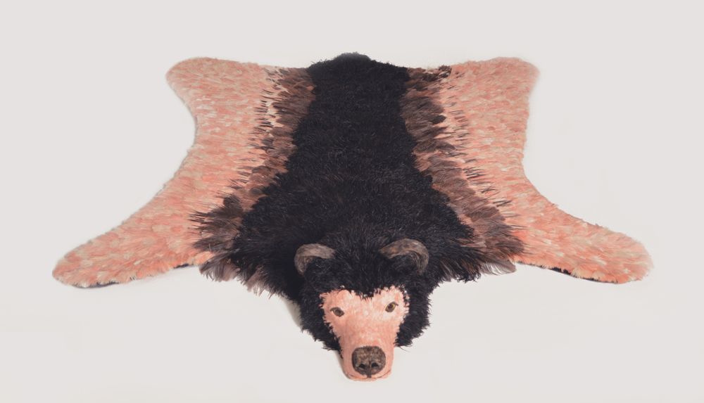 Unique pieces - Pathétique Trophée - Gustave the Bear - JULIEN VERMEULEN - ARTISTE PLUMASSIER