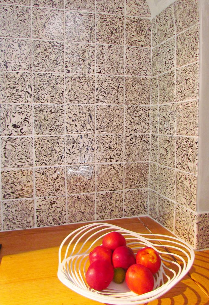 Aménagement de cuisine - Carreaux en faïence, Terre mêlée d'Apt - PASCALE MESTRE TERES MELEES