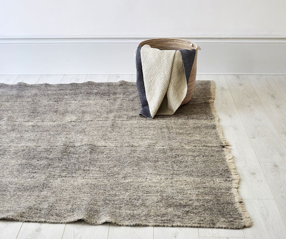 Contemporary carpets - Radhi rugs - STITCH BY STITCH