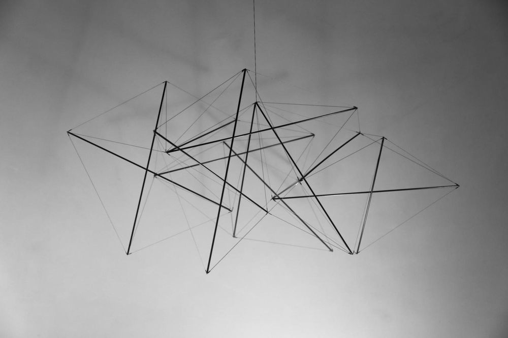 Design objects - Structure Comma type 3 combiné, Carbone. - POINT, CONTREPOINT.