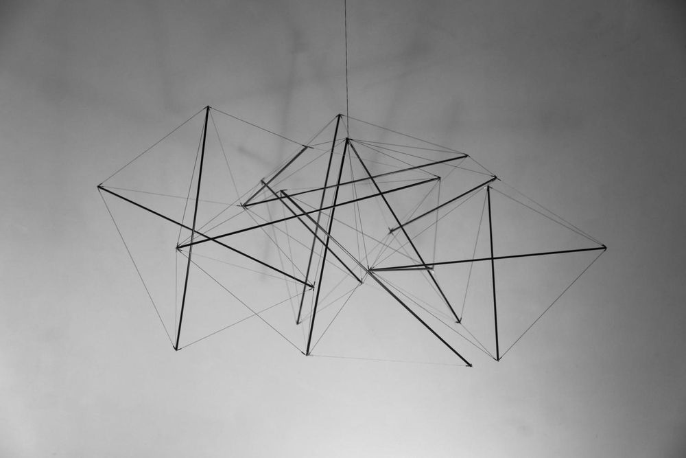 Design objects - Structure Comma type 3 combiné, Carbone. - POINT, CONTREPOINT.
