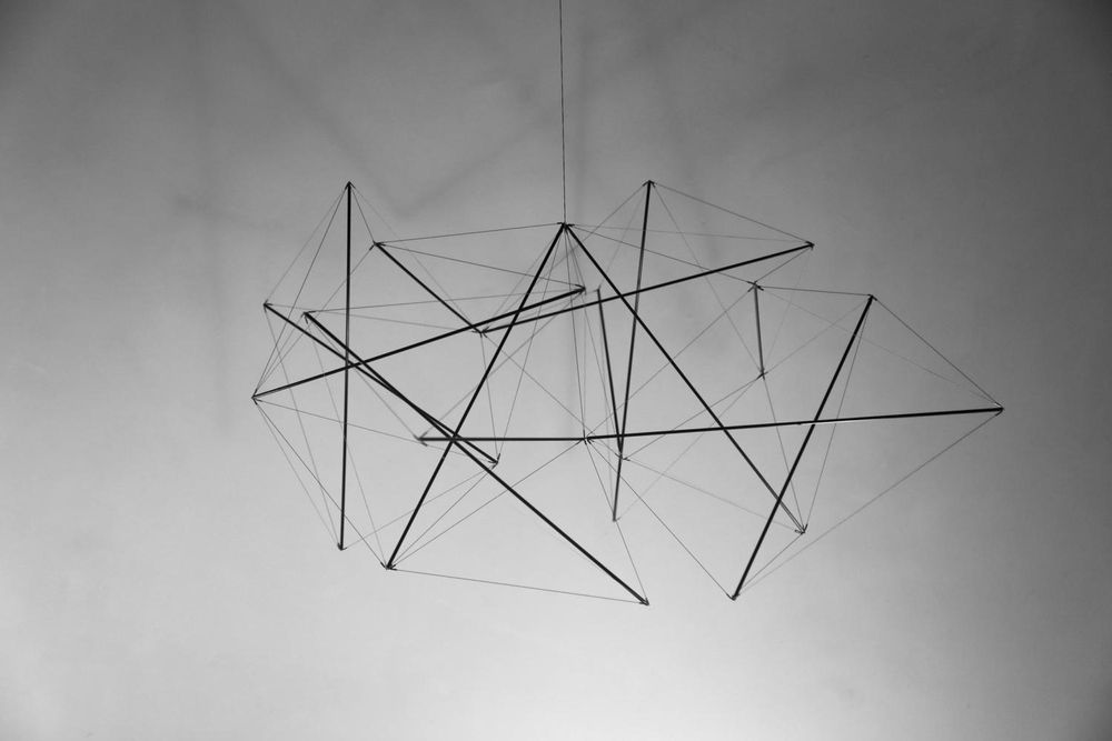 Design objects - Structure Comma type 3 combiné, Carbone. - POINT, CONTREPOINT.