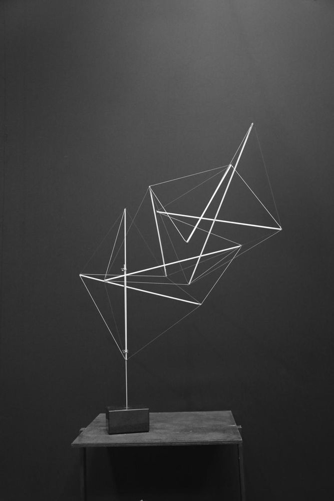 Objets design - Comma type 3 Left, F.V. - POINT, CONTREPOINT.