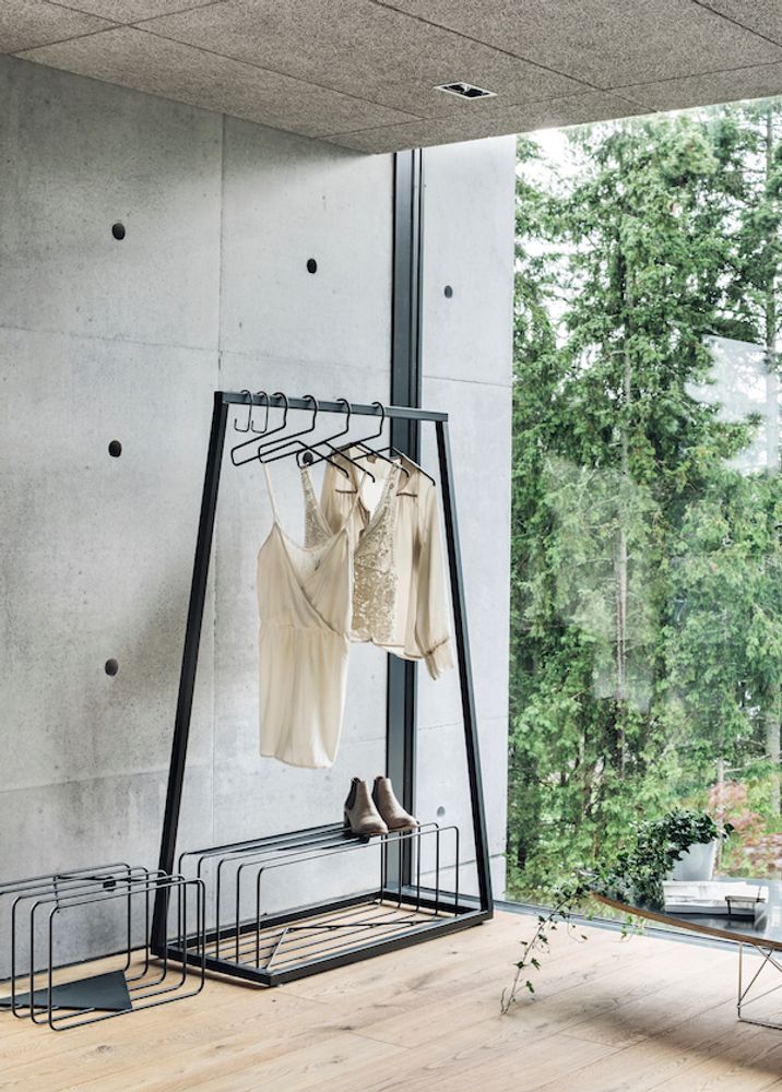 Walk-in closets - Lume hangers and hook - BEDESIGN