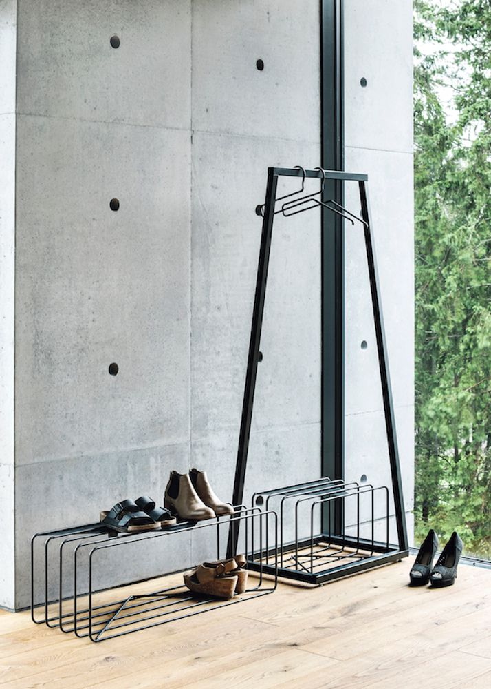 Walk-in closets - Lume hangers and hook - BEDESIGN