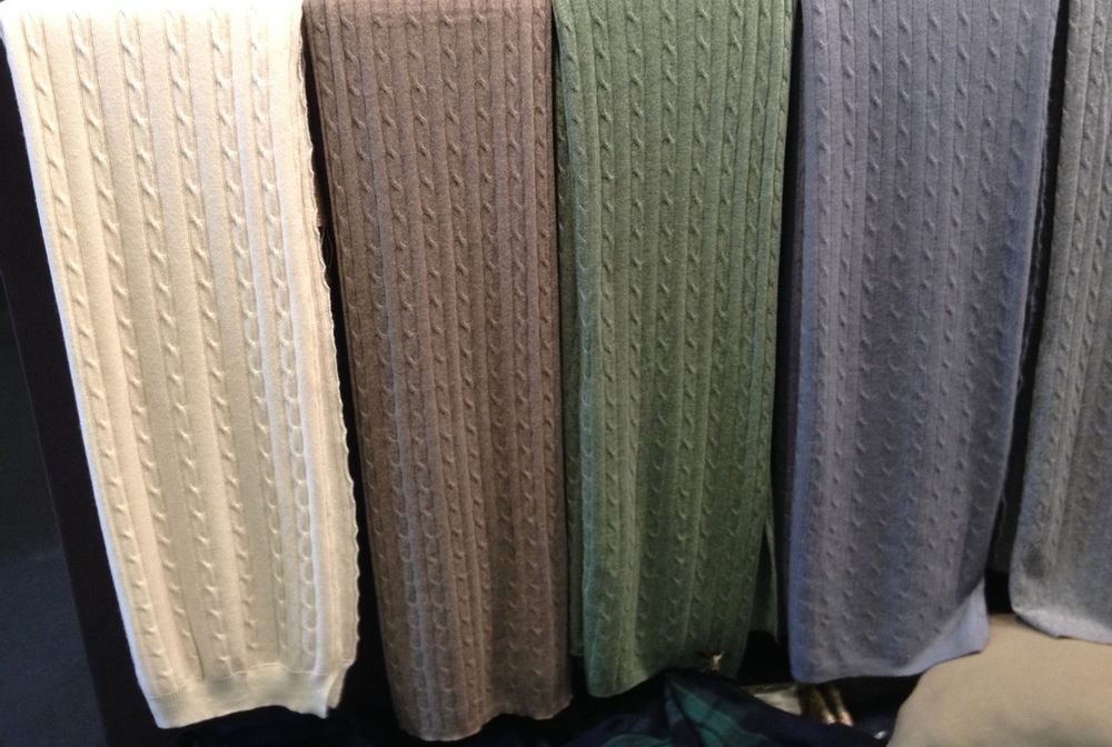 Throw blankets - Throws 100% Cashmere. All our garments have been designed in Barcelona, Spain. - DI LUCCA 100% CASHMERE