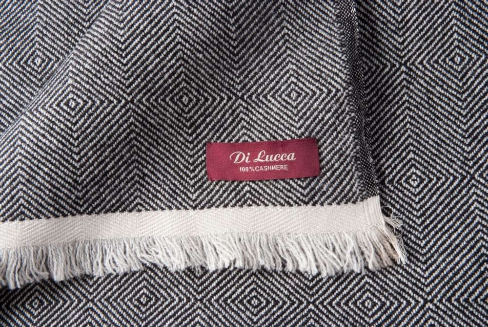 Throw blankets - Throws 100% Cashmere. All our garments have been designed in Barcelona, Spain. - DI LUCCA 100% CASHMERE