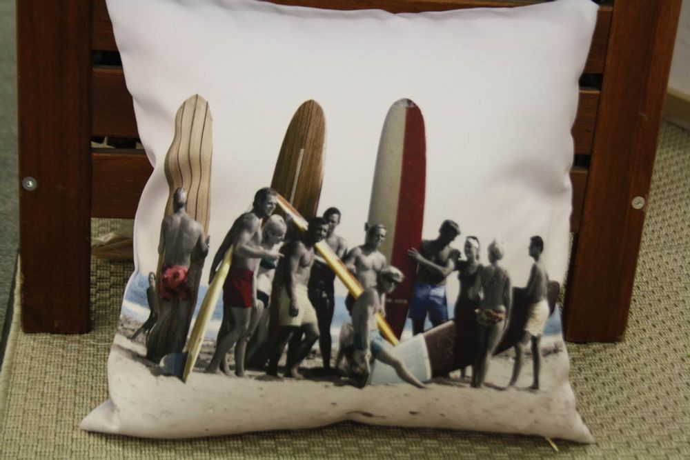 Coussins - Coussin Surf Friends 40*40 - COAST AND VALLEY, UNE MARQUE DE LA SARL MYDITEX COMPANY