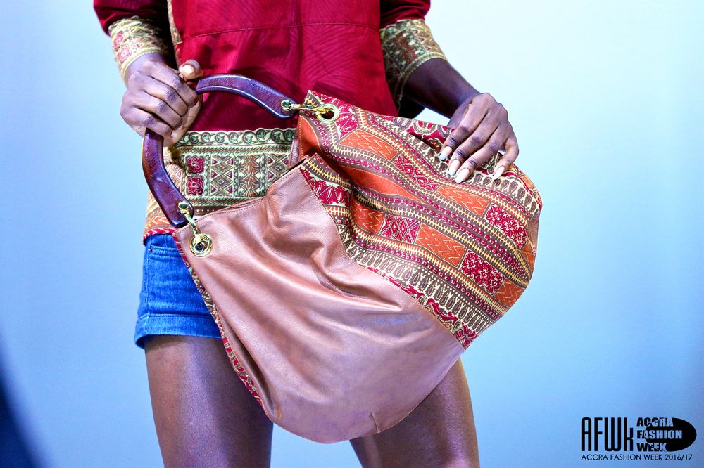 Bags and totes - SAC LOUA - L.E CRÉATIONS