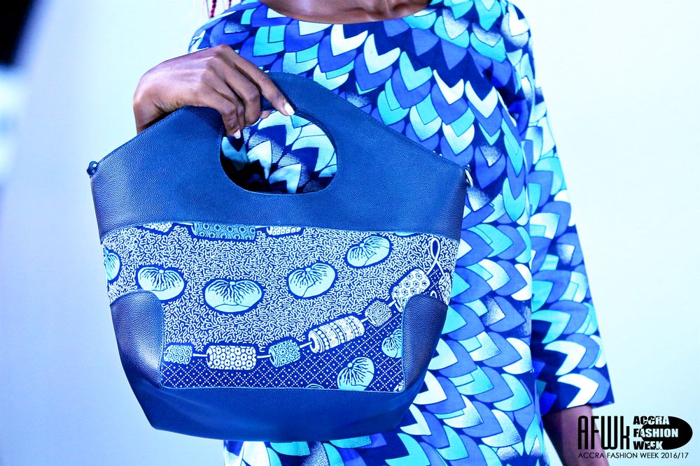 Bags and totes - SYL Tote Bag - L.E CRÉATIONS