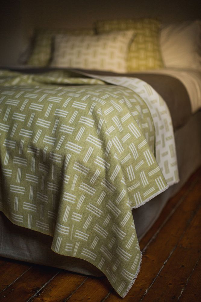 Throw blankets - Iro throw collection - ANNA-LISA SMITH