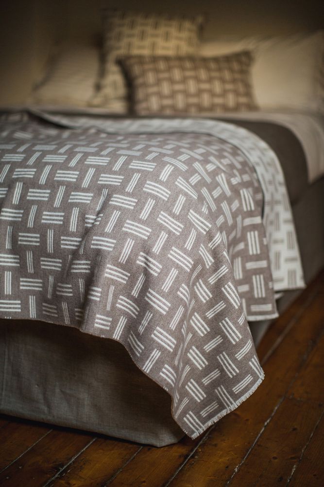 Throw blankets - Iro throw collection - ANNA-LISA SMITH
