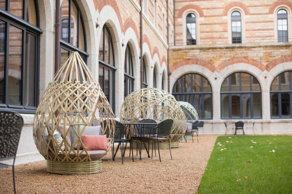 Office seating - "Goutte" Cocoon - DEAMBULONS