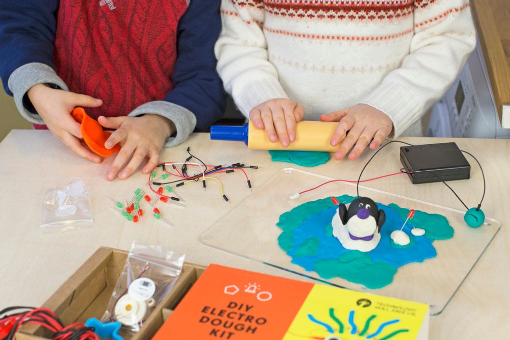 Jeux enfants - KIT CONDUCTION ELECTRICITE - TECHNOLOGY WILL SAVE US