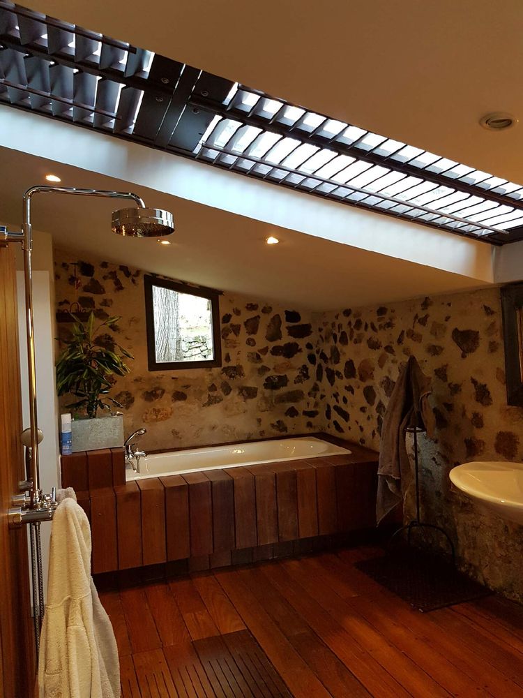 Objets design - JASNO SHUTTERS - volet intérieur à persiennes orientables en verrière et puit de lumière - JASNO