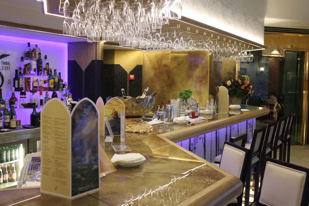 Decorative wall frescoes - Laminated Glass with digital printing of high resolution - WIDINGLASS BY BISELARTE