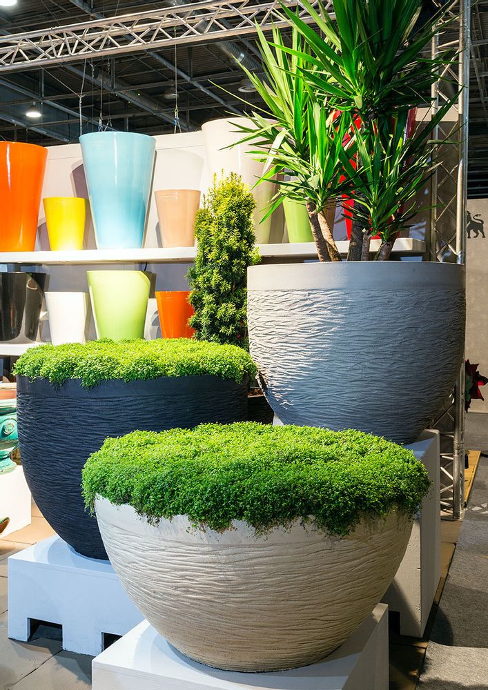 Accessoires de déco extérieure - VASE LISA 2 TERRE NOIRE STRIEE - POTERIE DE LA MADELEINE