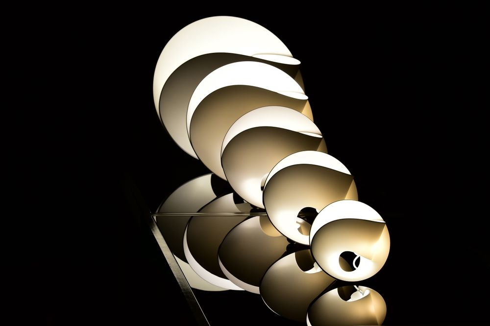 Objets design - LAMPE Tulip - PIERRE CABRERA