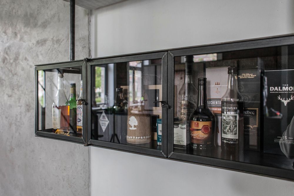 Escaliers - Dr. Vee - DIRK COUSAERT