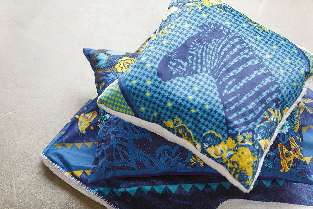 Fabric cushions - digital square cushion  - LA FIANCEE DU MEKONG