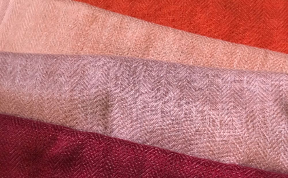 Foulards et écharpes - Les CASHMERES AUTHENTIQUES - BYDINA - PARIS