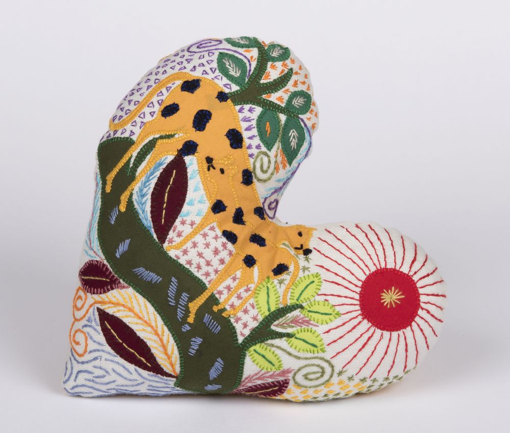 Coussins textile - COUSSINS COEUR BRODES - MAHATSARA