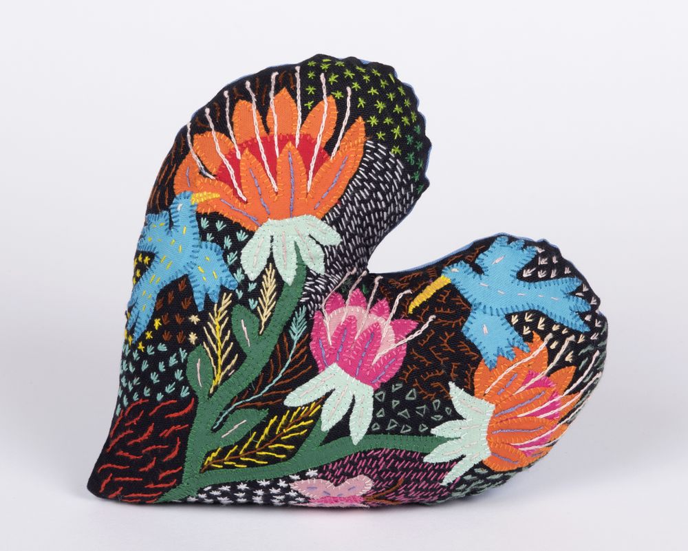 Coussins textile - COUSSINS COEUR BRODES - MAHATSARA