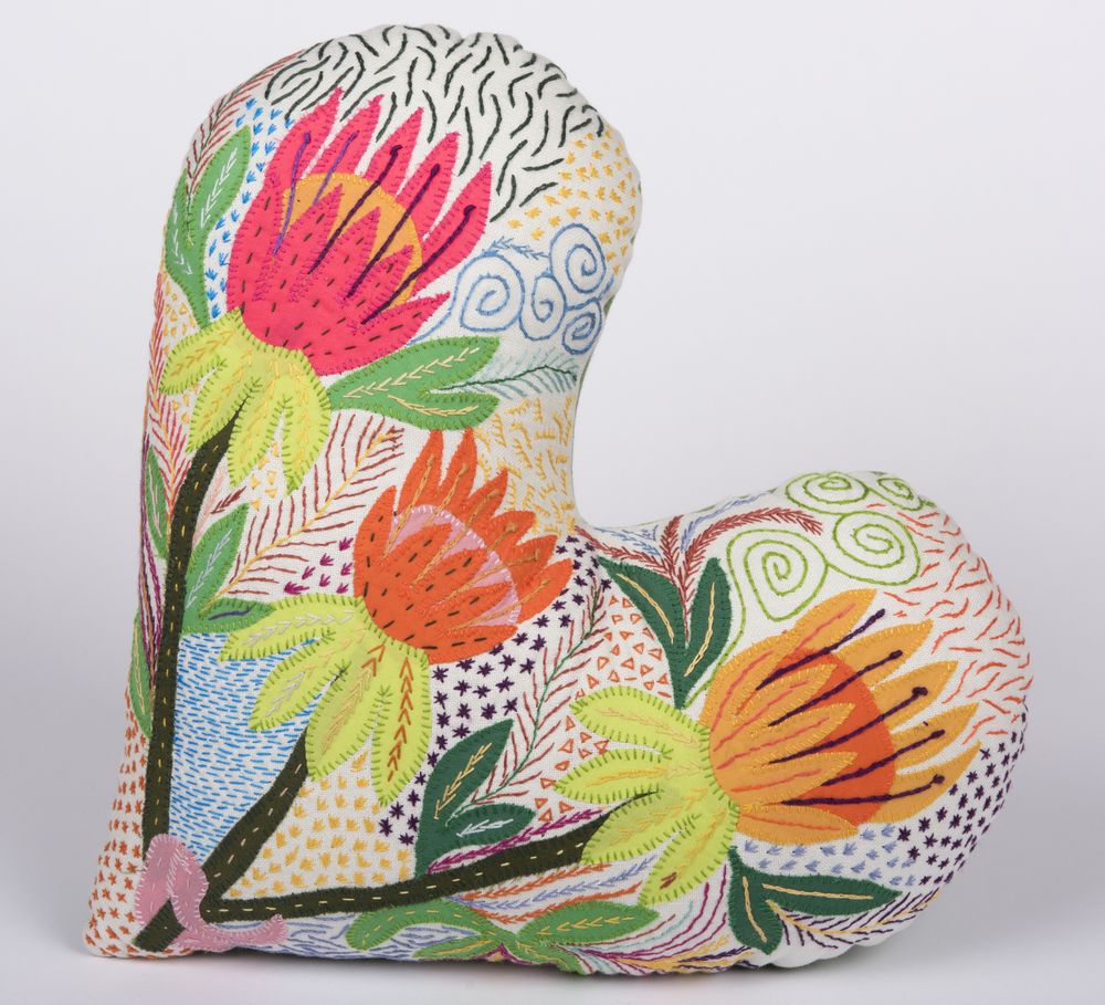 Coussins textile - COUSSINS COEUR BRODES - MAHATSARA